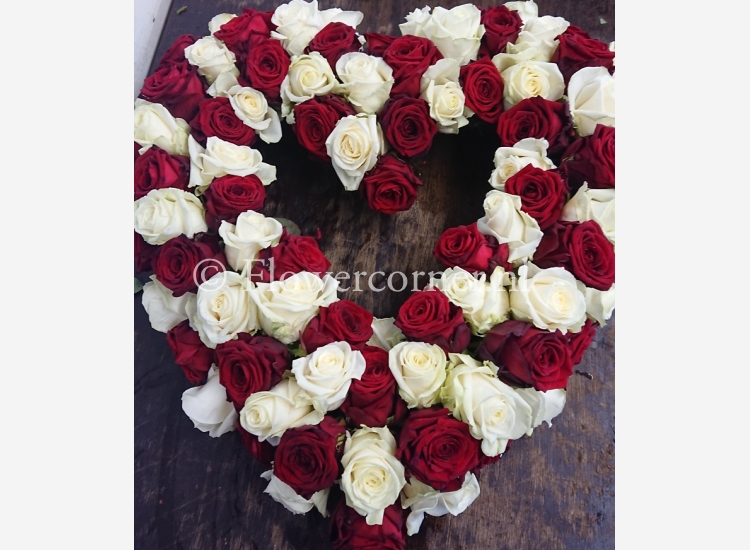 open Hart rode en witte rozen - Klik op de afbeelding om het venster te sluiten